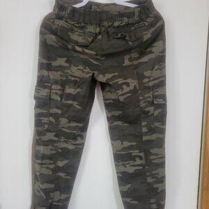 Women's Social Standard by Sanctuary camo cargo pant size XS.